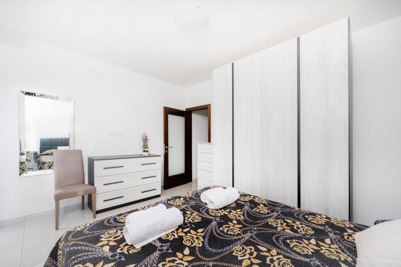 Gzira Vela Blu Apartments - Rose Court מראה חיצוני תמונה